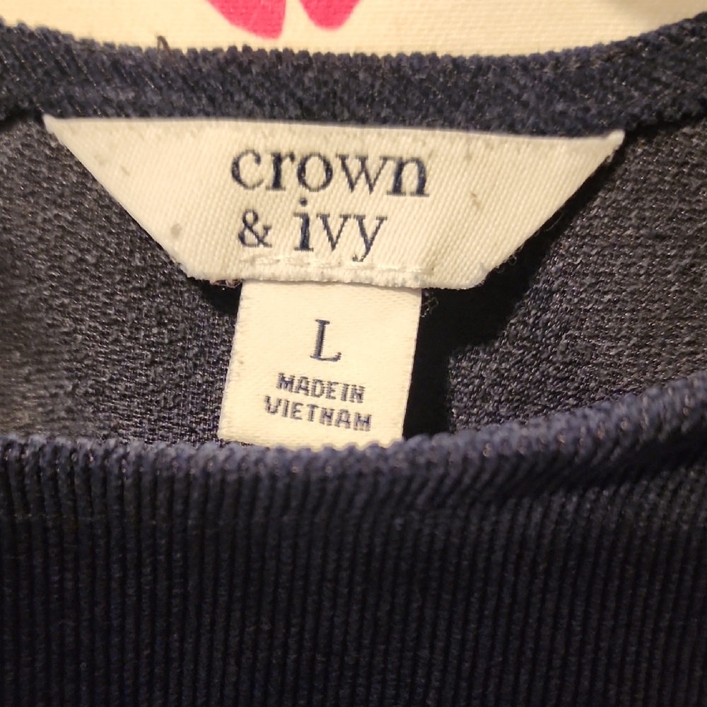 Crown & Ivy Navy Short Sleeve Shirt Womens Large